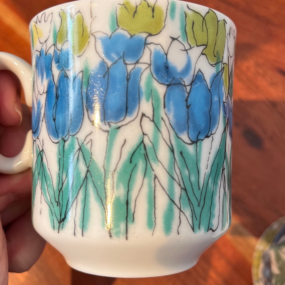 2 VINTAGE AMCREST VERNE COFFEE CUPS - Picture 5 of 8